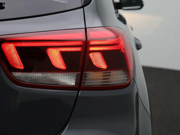 Kia Rio (2023) — foto 27 van 38
