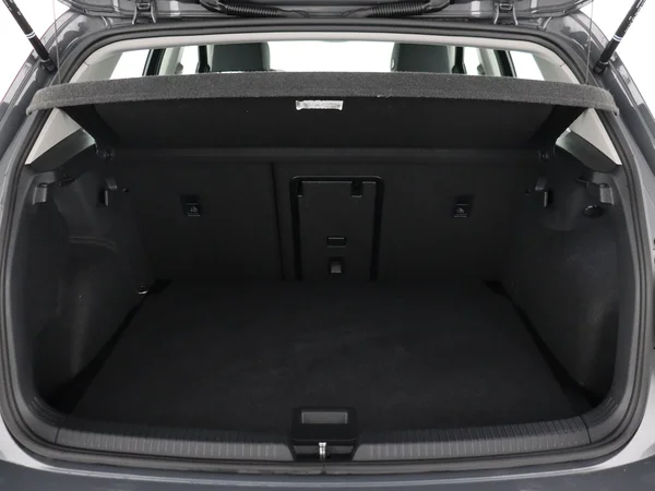 VOLKSWAGEN Golf (2024) — foto 8 van 28