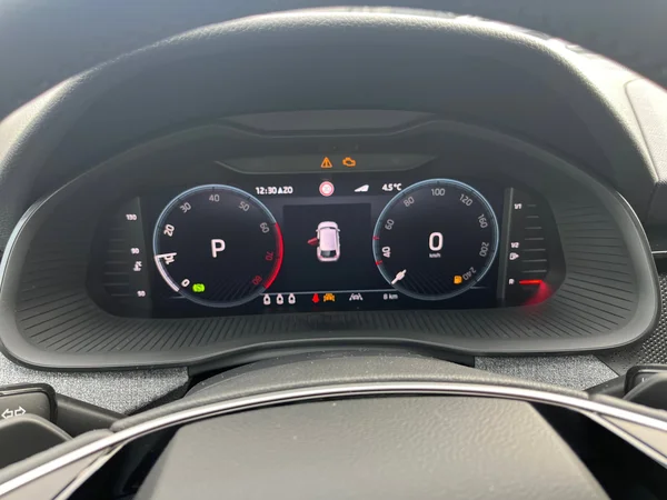 SKODA Scala (2025) — foto 2 van 16