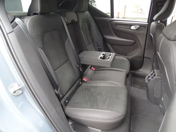 Volvo XC40 (2023) — foto 8 van 28