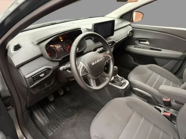 Dacia Sandero Stepway (2025) — foto 16 van 17