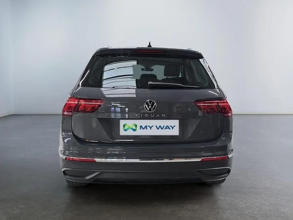 VOLKSWAGEN Tiguan Dsl (2021) — foto 31 van 32