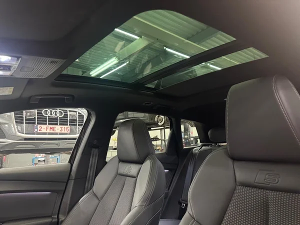 AUDI Q4 e-tron (2025) — foto 9 van 12