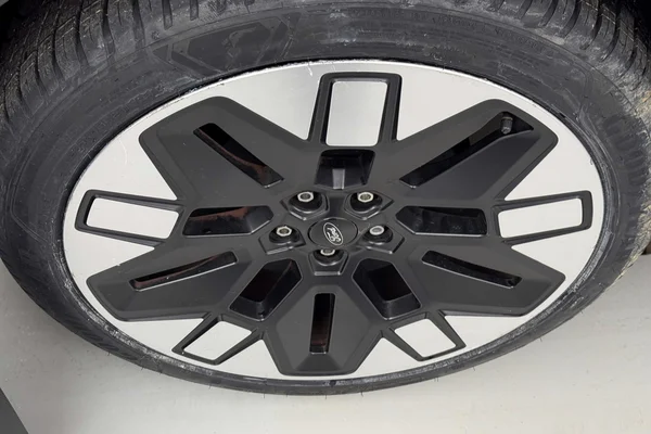 Ford E-Explorer (2024) — foto 29 van 41