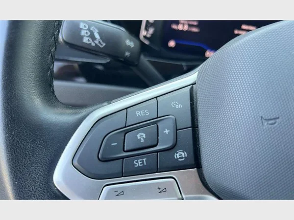 Volkswagen Touran (2024) — foto 9 van 24