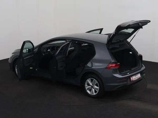 VOLKSWAGEN Golf (2024) — foto 25 van 26