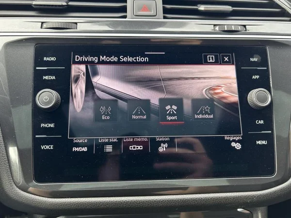 VOLKSWAGEN Tiguan Allspace (2023) — foto 24 van 42