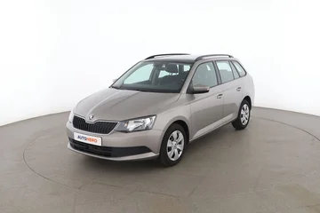 Skoda Fabia fc4b1e75-a133-414b-b4fd-f52ac45eb7c3