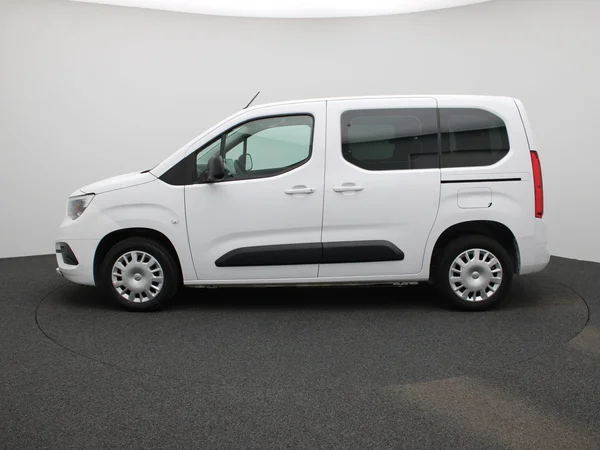 Opel Combo Life (2023) — foto 30 van 35