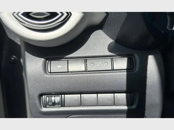 Nissan JUKE (2022) — foto 19 van 29
