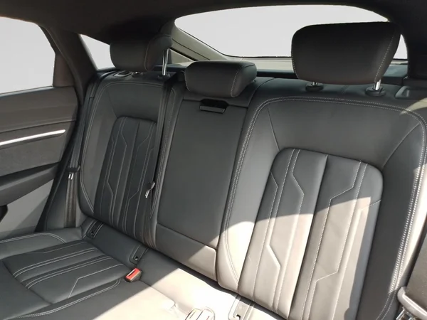 AUDI Q8 e-tron Sportback (2024) — foto 10 van 23
