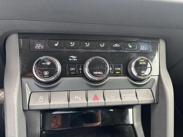 SKODA Karoq (2022) — foto 13 van 26