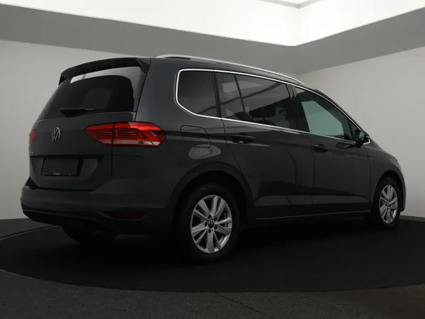 Volkswagen Touran (2021) — foto 23 van 30