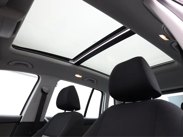VOLKSWAGEN Tiguan (2016) — foto 11 van 19