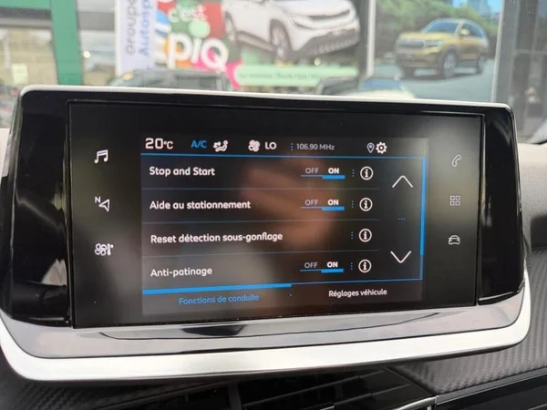 PEUGEOT 208 Dsl (2020) — foto 10 van 31