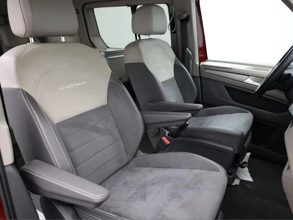 VOLKSWAGEN T7 California (2025) — foto 18 van 23
