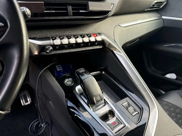 Peugeot 3008 (2022) — foto 10 van 11