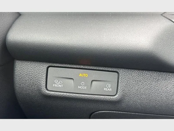 VOLKSWAGEN T-Roc (2026) — foto 17 van 26
