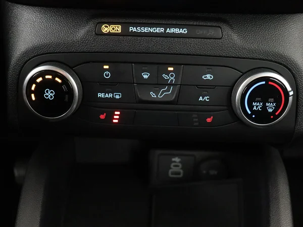 FORD Kuga (2024) — foto 17 van 28