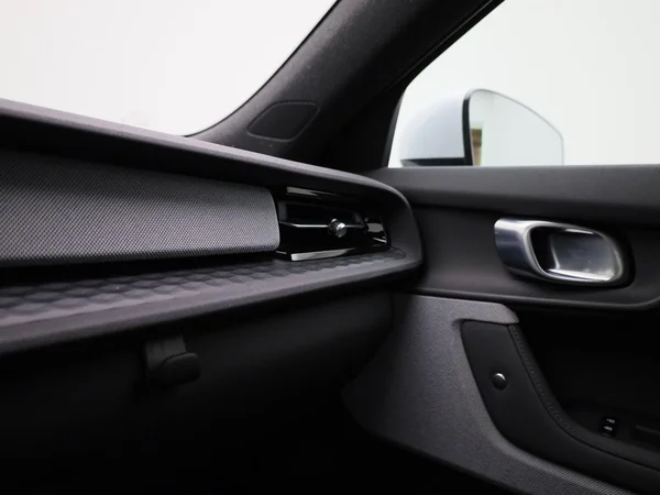 Polestar 2 (2022) — foto 22 van 49