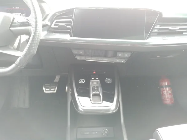 AUDI Q4 e-tron (2021) — foto 11 van 25
