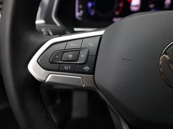 VOLKSWAGEN Tiguan Allspace (2024) — foto 9 van 21