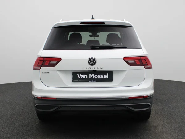 Volkswagen Tiguan (2022) — foto 42 van 45