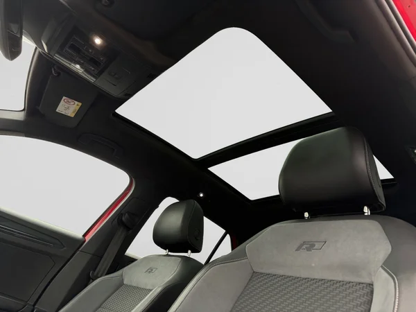VOLKSWAGEN T-Roc (2018) — foto 12 van 14