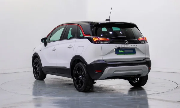 Opel Crossland (2021) — foto 23 van 64