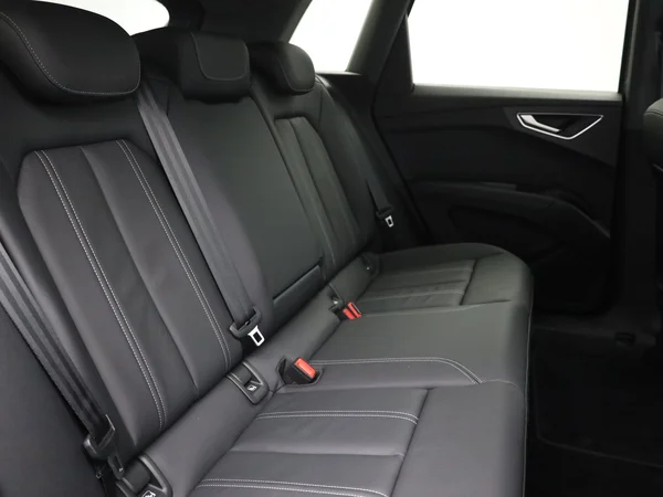 AUDI Q4 e-tron (2025) — foto 13 van 25