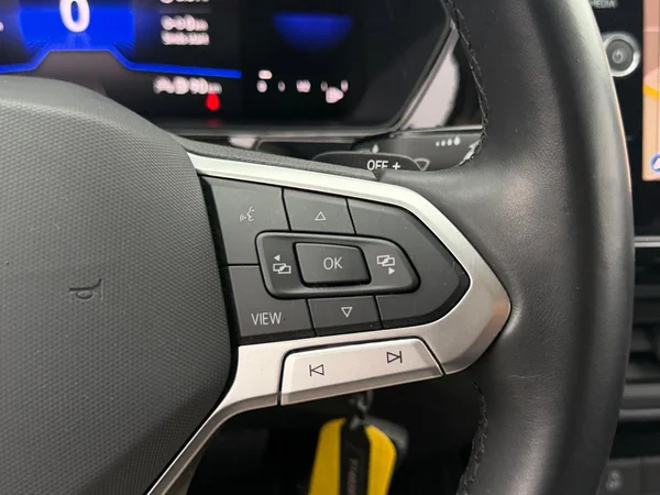 VOLKSWAGEN T-Cross (2023) — foto 4 van 21