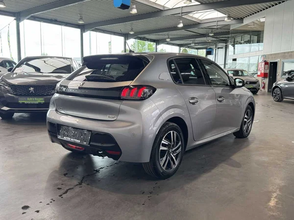 Peugeot 208 (2021) — foto 9 van 15