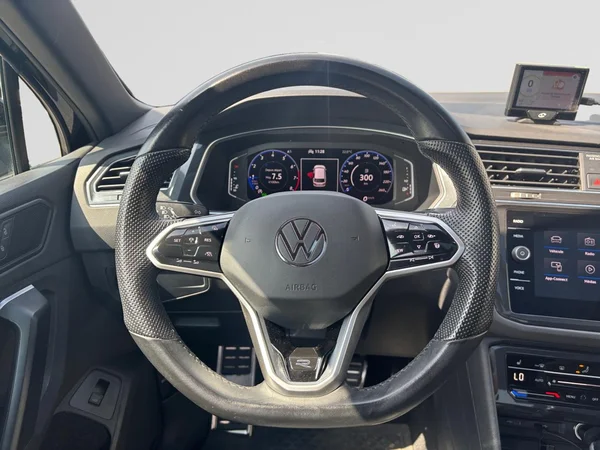 VOLKSWAGEN Tiguan (2023) — foto 10 van 22