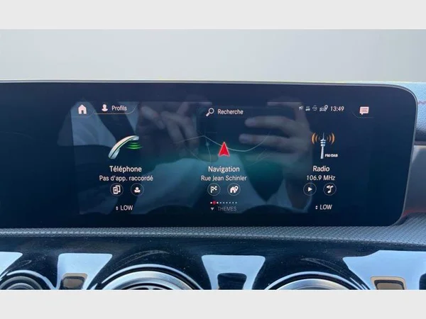 Mercedes-Benz CLA 180 (2021) — foto 9 van 25