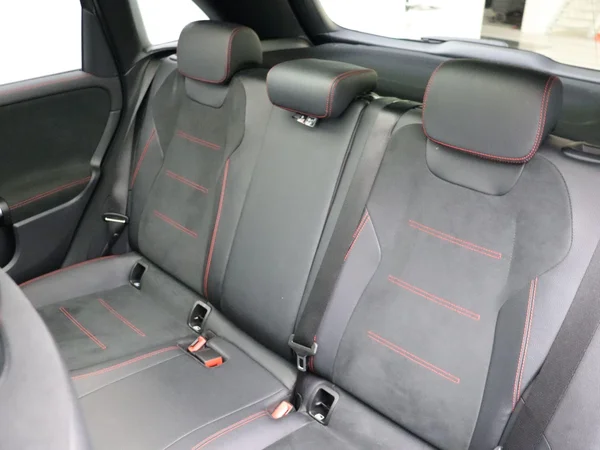 Mercedes-Benz B-Klasse (2023) — foto 16 van 32