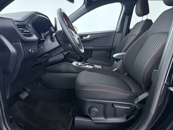 FORD Kuga (2025) — foto 2 van 29