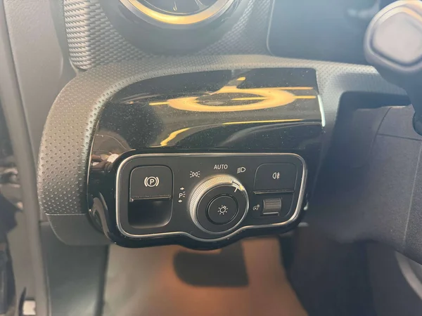 Mercedes-Benz CLA (2023) — foto 14 van 21
