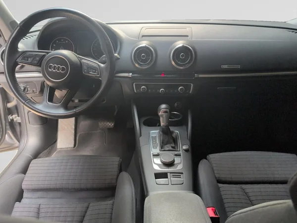 AUDI A3 Sedan (2018) — foto 2 van 24