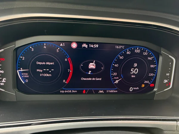 VOLKSWAGEN T-Roc (2024) — foto 6 van 24