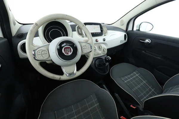 Fiat 500 (2017) — foto 2 van 16