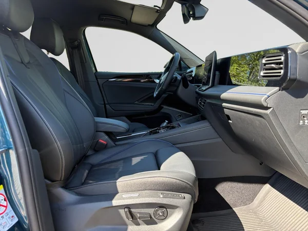 VOLKSWAGEN Tiguan (2026) — foto 8 van 24