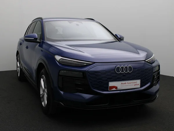 AUDI Q6 e-tron (2025) — foto 12 van 25
