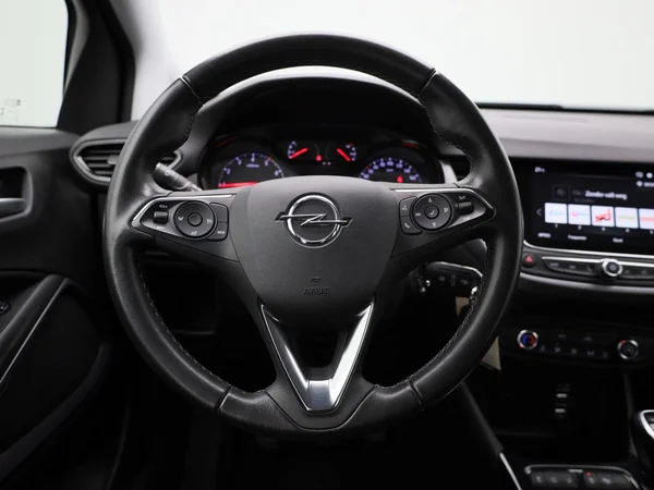 Opel Crossland (2023) — foto 37 van 39