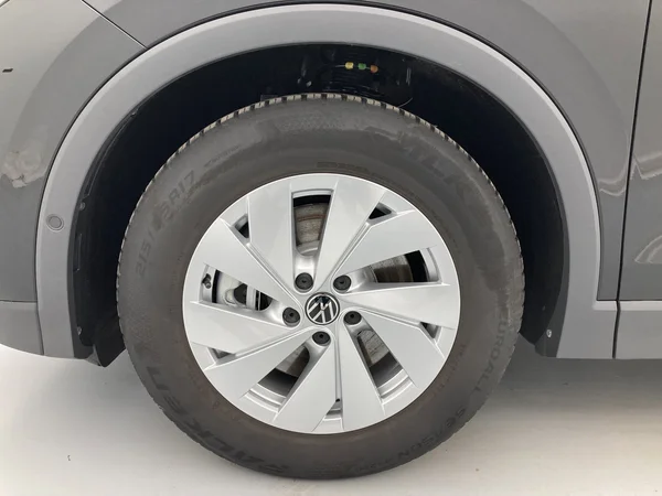 VOLKSWAGEN Tiguan (2025) — foto 22 van 36