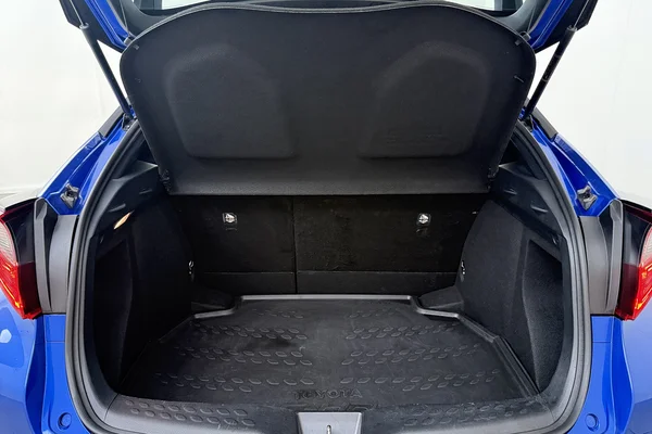 Toyota C-HR Hybrid (HEV) (2021) — foto 22 van 26