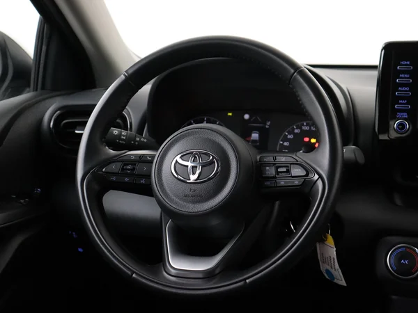 TOYOTA Yaris (2021) — foto 14 van 25
