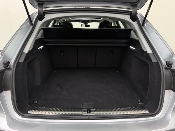 AUDI A4 (2022) — foto 8 van 31
