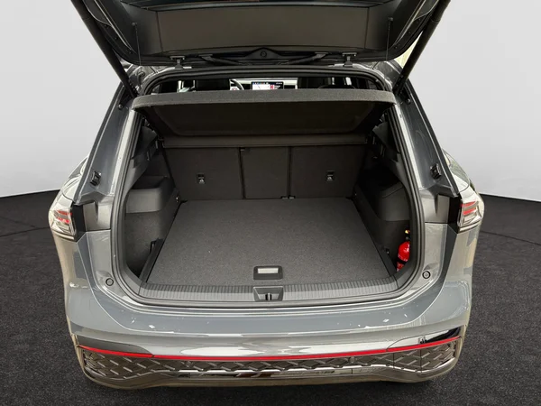 VOLKSWAGEN Tiguan (2026) — foto 14 van 18