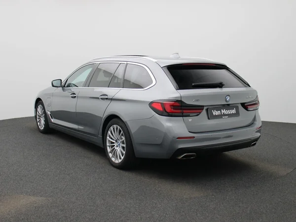 BMW 5 Reeks (2023) — foto 12 van 44