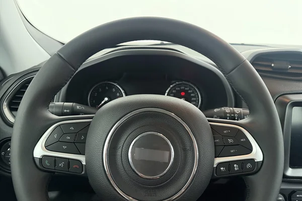 Jeep Renegade (2023) — foto 10 van 30